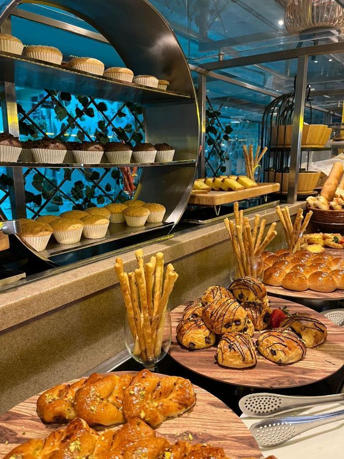 Holiday Inn Al Khobar - Corniche By Ihg Ngoại thất bức ảnh